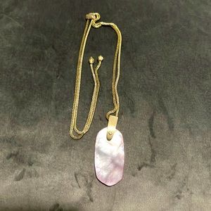 Kendra Scott Inez gold adjustable chain with pink mother of pearl pendant..